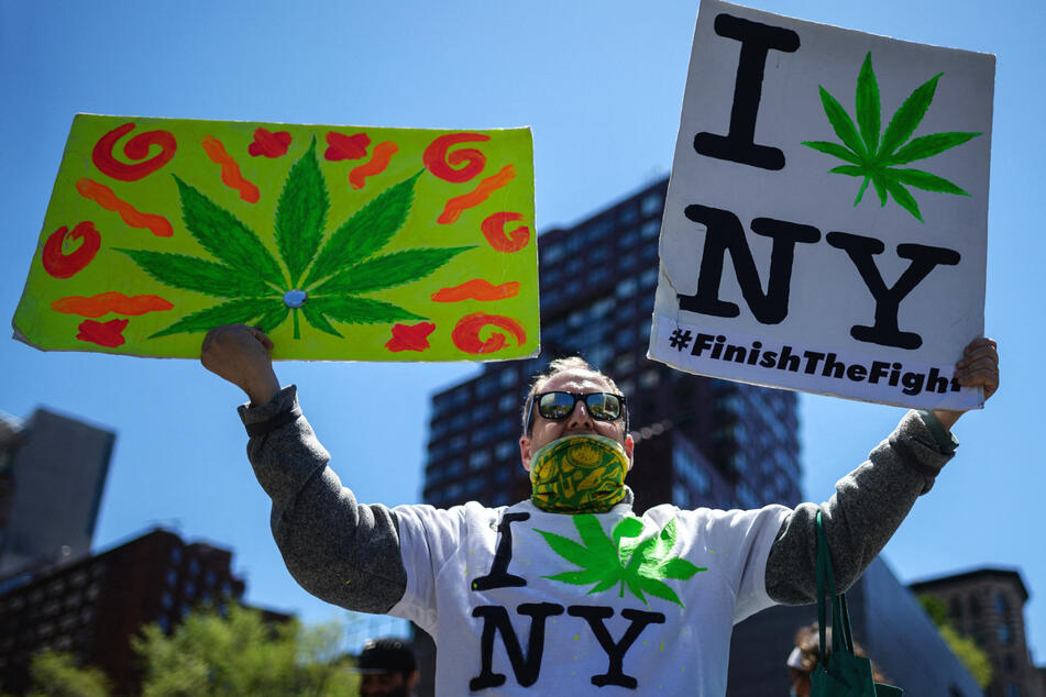 New York Issues First Licenses to 36 Legal Cannabis Dispensaries, New York Dispensaries, New Jersey Dispensaries, Cannabis Marketing and news WJ Media Group
